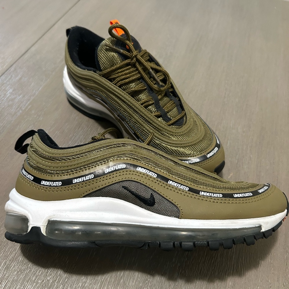 Nike Air Max Undefeated